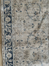 Load image into Gallery viewer, Vintage Turkish 3’ x 6’6”