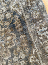 Load image into Gallery viewer, Vintage Persian 4’7” x 6’9”