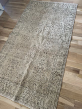 Load image into Gallery viewer, Vintage Turkish 3’9” x 7’