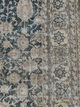 Load image into Gallery viewer, Antique Mahal 8’11” x 11’7”