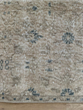 Load image into Gallery viewer, Vintage Turkish 2’10” x 9’4”.