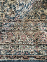 Load image into Gallery viewer, Vintage Turkish 5’5” x 8’9”