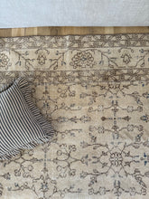 Load image into Gallery viewer, Vintage Turkish 6’7” x 10’2”