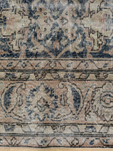 Load image into Gallery viewer, Vintage Turkish 9’6” x 13’