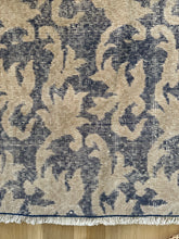 Load image into Gallery viewer, Vintage Turkish 6’8” x 9’9”