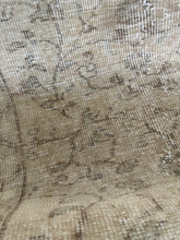 Load image into Gallery viewer, Vintage Turkish 2’4” x 8’2”