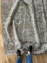 Load image into Gallery viewer, Antique Mahal 8’10” x 12’5”