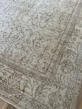 Load image into Gallery viewer, Vintage Turkish 7’3” x 10’7”