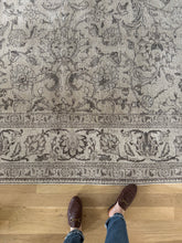 Load image into Gallery viewer, Vintage Tabriz 9’11” x 12’9”