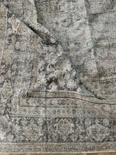 Load image into Gallery viewer, Antique Mahal 10’ x 13’1”