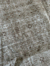 Load image into Gallery viewer, Vintage Persian Rug 6’5” x 9’6”