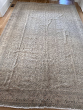 Load image into Gallery viewer, Vintage Kayseri 8’5” x 12’9”