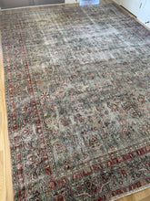 Load image into Gallery viewer, Vintage Turkish 9’3” x 12’8”
