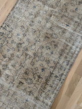 Load image into Gallery viewer, Vintage Turkish 2’11” x 11’8”