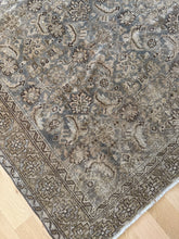 Load image into Gallery viewer, Antique Malayer 4’2” x 6’3”