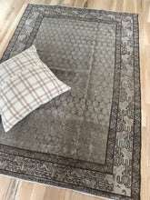 Load image into Gallery viewer, Antique Malayer 4’6” x 6’2”