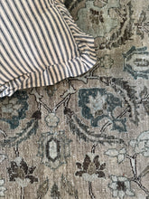 Load image into Gallery viewer, Antique Mahal 8’2” x 11’