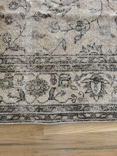 Load image into Gallery viewer, Vintage Turkish 7’3” x 10’11”