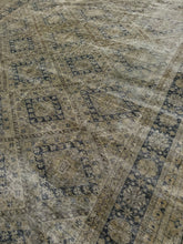 Load image into Gallery viewer, Antique Isparta 11’3” x 15’6”