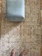 Load image into Gallery viewer, Vintage Turkish 3’9” x 6’9”