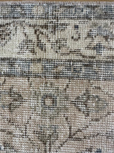 Load image into Gallery viewer, Vintage Turkish 3’9” x 6’9”