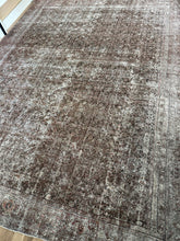 Load image into Gallery viewer, Antique Mahal 9’6” x 12’3”