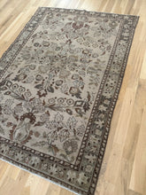 Load image into Gallery viewer, Vintage Lilihan 4’5” x 6’3”