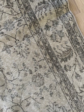 Load image into Gallery viewer, Vintage Turkish 7’3” x 10’9”