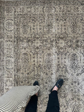 Load image into Gallery viewer, Vintage Turkish 9’ x 11’11”