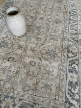 Load image into Gallery viewer, Vintage Turkish 3’6” x 6’7”