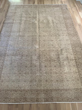 Load image into Gallery viewer, Vintage Kayseri 6’6” x 9’6”