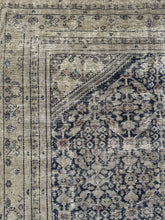 Load image into Gallery viewer, Antique Mahal 7’10” x 10’’8”