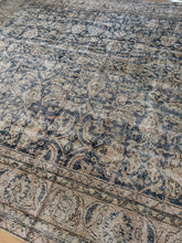 Load image into Gallery viewer, Vintage Turkish 9’6” x 13’