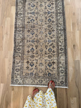 Load image into Gallery viewer, Vintage Turkish 2’9” x 9’9”