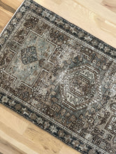 Load image into Gallery viewer, Vintage Heriz 2’7” x 10’6”