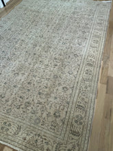 Load image into Gallery viewer, Vintage Turkish 6’10” x 10’3”