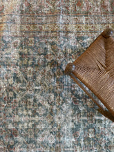 Load image into Gallery viewer, Antique Mahal 7’10” x 10’3”