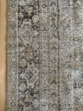 Load image into Gallery viewer, Antique Mahal 10’ x 13’1”