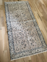 Load image into Gallery viewer, Vintage Turkish 3’ x 6’5”