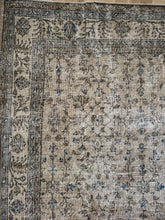 Load image into Gallery viewer, Vintage Turkish 8’1” x 11’5”