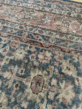 Load image into Gallery viewer, Vintage Turkish 5’5” x 8’9”