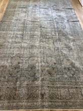 Load image into Gallery viewer, Antique Mahal 7’ x 10’10”