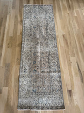 Load image into Gallery viewer, Vintage Turkish 2’3” x 7’
