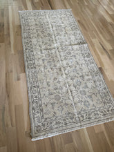 Load image into Gallery viewer, Vintage Turkish 3’2” x 6’8”