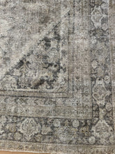 Load image into Gallery viewer, Antique Mahal 10’ x 13’1”