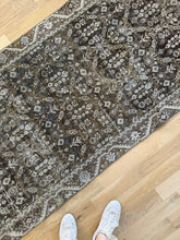 Load image into Gallery viewer, Vintage Mahal 3’3” x 10’2”