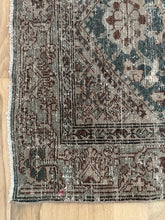 Load image into Gallery viewer, Antique Malayer 3’ x 13’7”