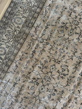 Load image into Gallery viewer, Vintage Turkish 7’6” x 11’3”
