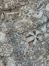 Load image into Gallery viewer, Antique Mahal 7’10” x 10’10”