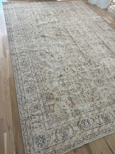 Load image into Gallery viewer, Vintage Turkish 7’1” x 10’8”